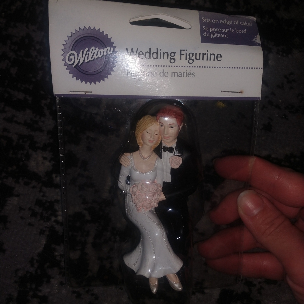 Wilton Wedding Cake Topper